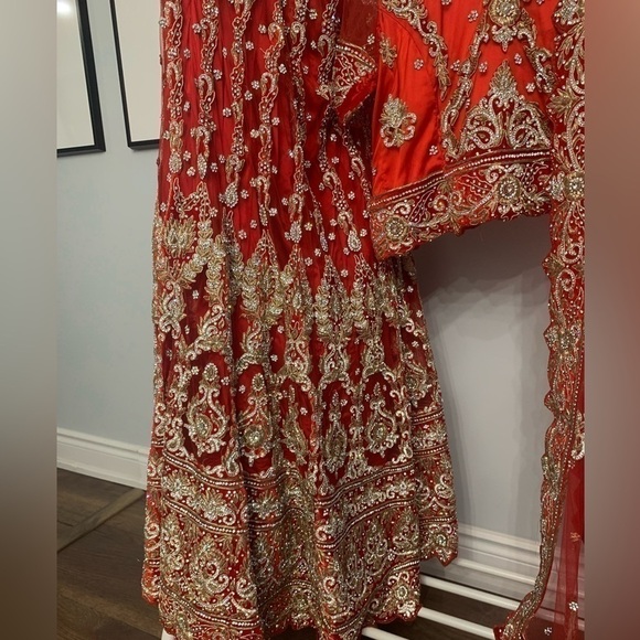 Luxury  Bridal Pakistani/ Indian Lehenga w Dupatta - Picture 8 of 8